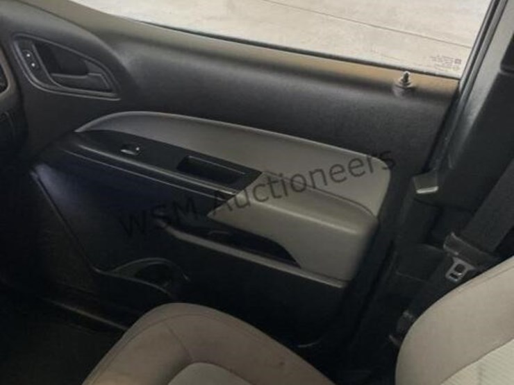 2015-chevrolet-colorado-image-21