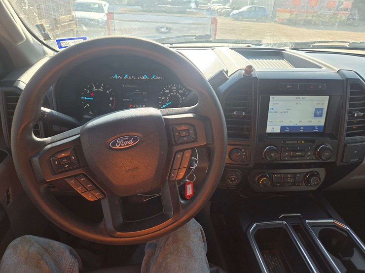 2020-ford-f150-image-13
