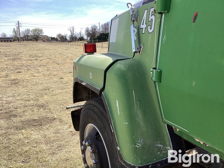 1981-ford-9000-image-15