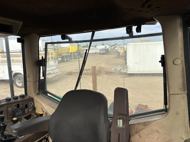 2001-john-deere-6410-image-49