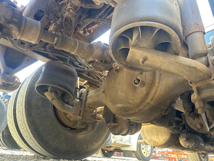 2014-massey-ferguson-8-image-68