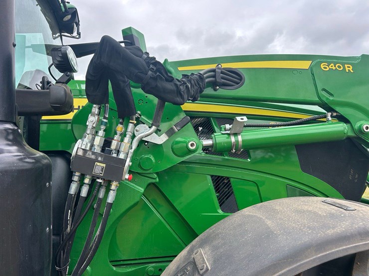 john-deere-cr165-image-14
