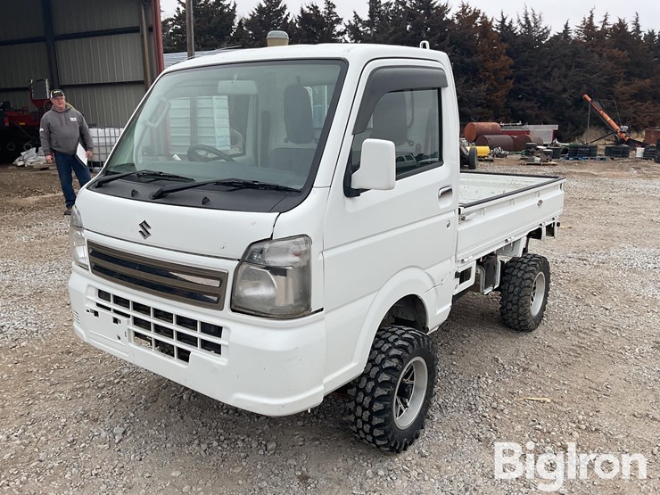 2019-suzuki-ebd-0da16t-4x4-mini-pickup-image-1