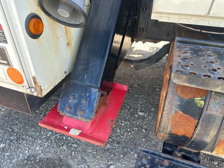 2009-international-durastar-4300-image-36