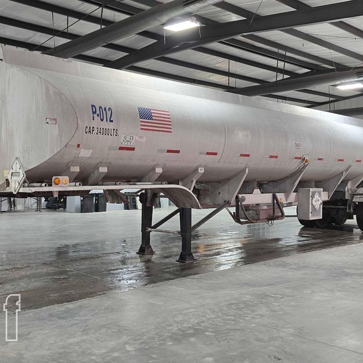 1983 TRAILMASTER TANKER