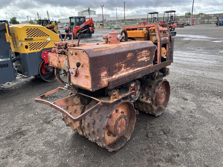 rammax-tandem-vibratory-trench-roller-image-3