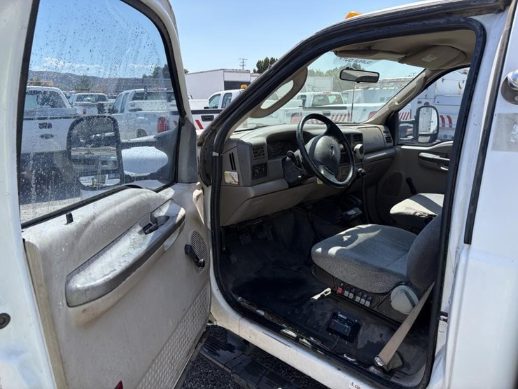 2003-ford-f450-image-16