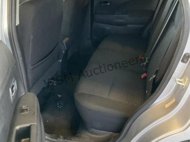 2011-mitsubishi-outlander-image-24