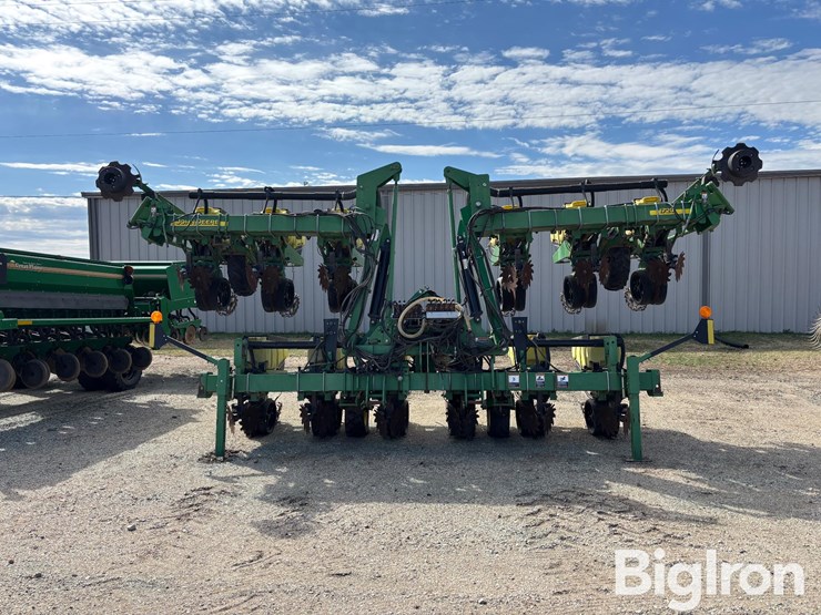 2009-john-deere-1720-image-2