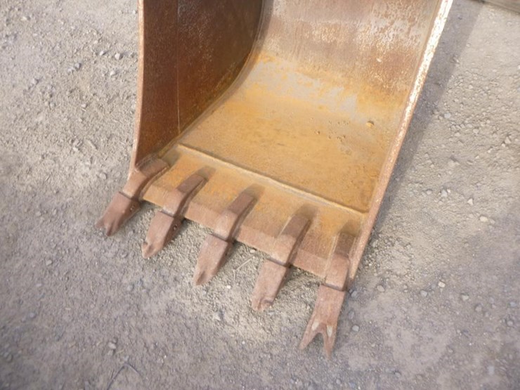 tag-23"-excavator-bucket-w/teeth-image-6
