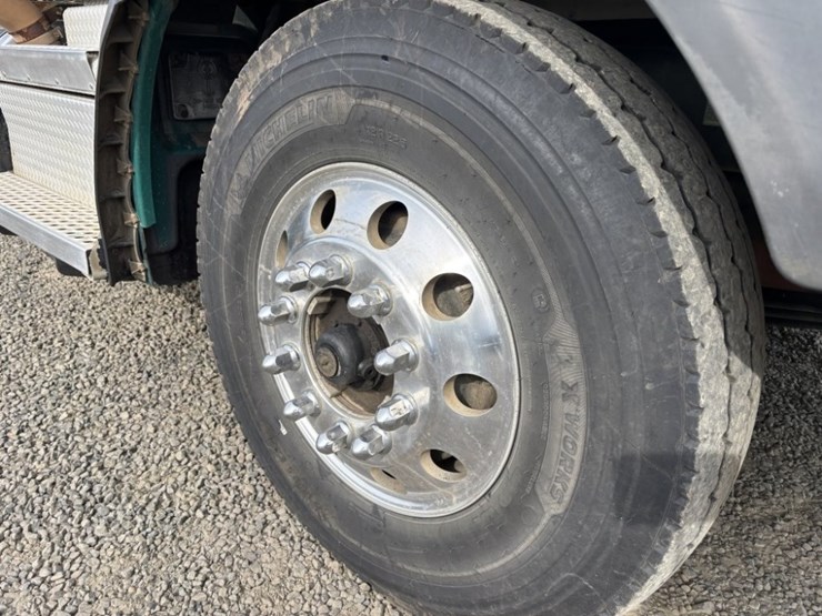 2019-kenworth-t880-image-16