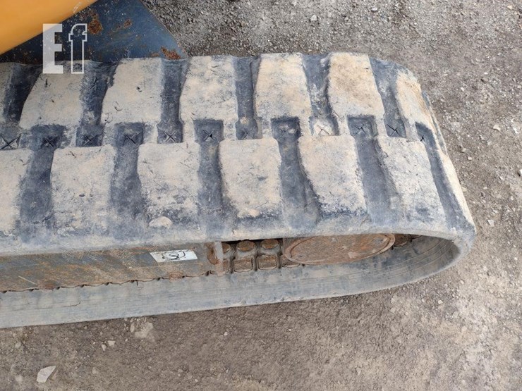 2017-case-cx36b-image-13