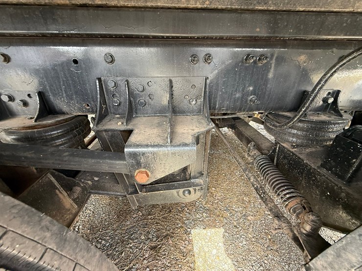 2015-peterbilt-579-image-37