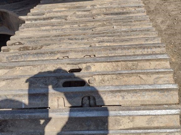 2014-deere-245g-lc-image-20