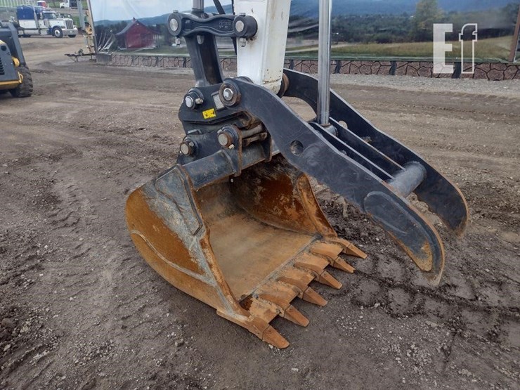 2020-bobcat-e85-image-24