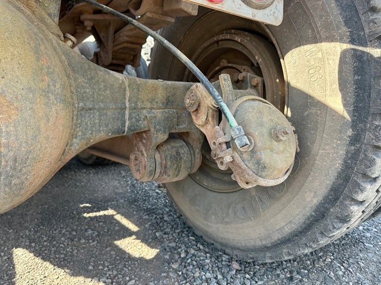 1984-ford-tractor-image-37