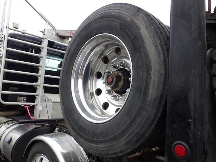 2017-kenworth-t800-image-27