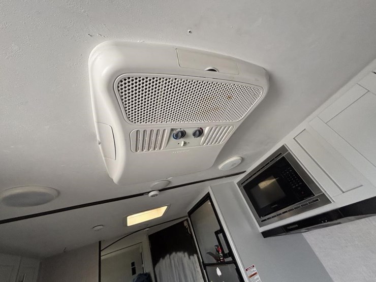 2020-bullet-bl2200bh20-travel-trailer-image-42