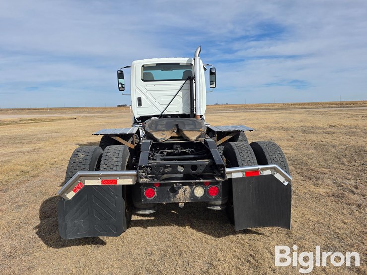 2015-international-prostar-image-6