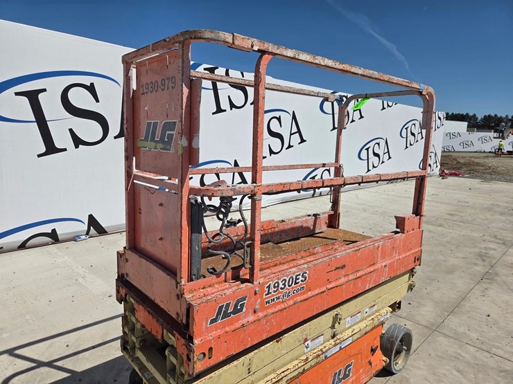 2017-jlg-1930es-image-23