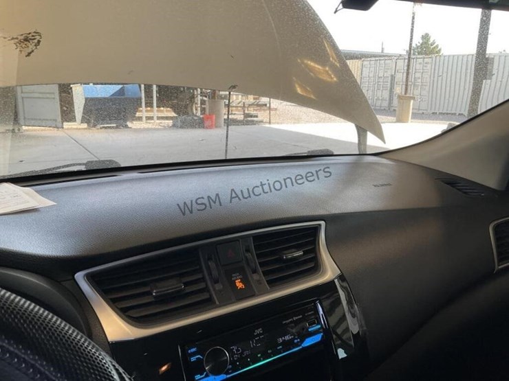 2015-nissan-sentra-sdn-image-17