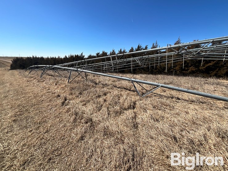 reinke-center-pivot-w/pipe-drops-sprinkler-image-5