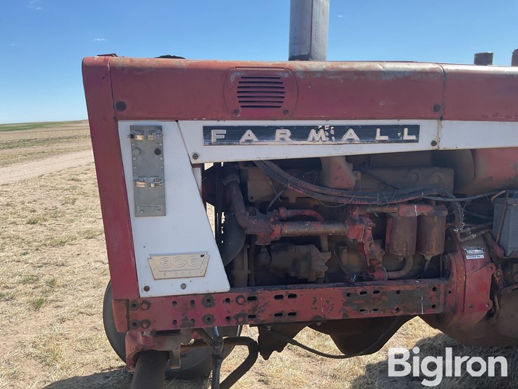 1966-international-806-image-12