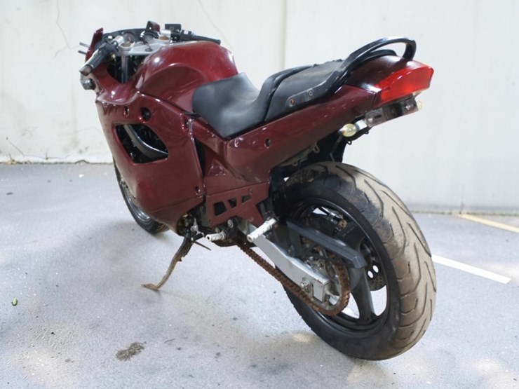 1997-suzuki-gsx600f-katana-motorcycle-image-7