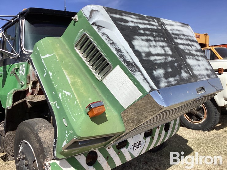 1981-ford-9000-image-9