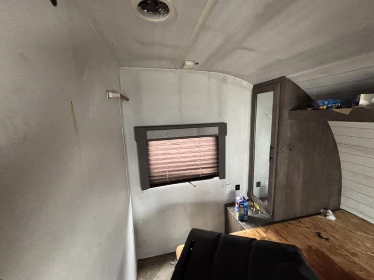 2020-wildwood-wdt282qbxl-ca-travel-trailer-image-35