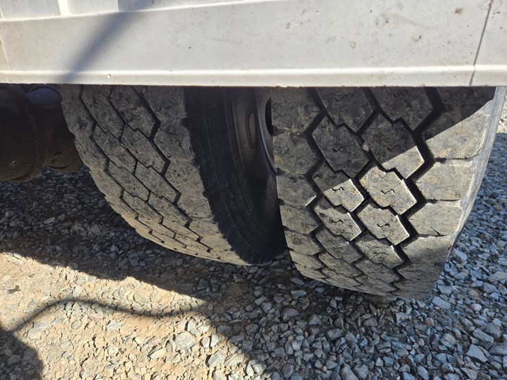 2013-peterbilt-386-image-80