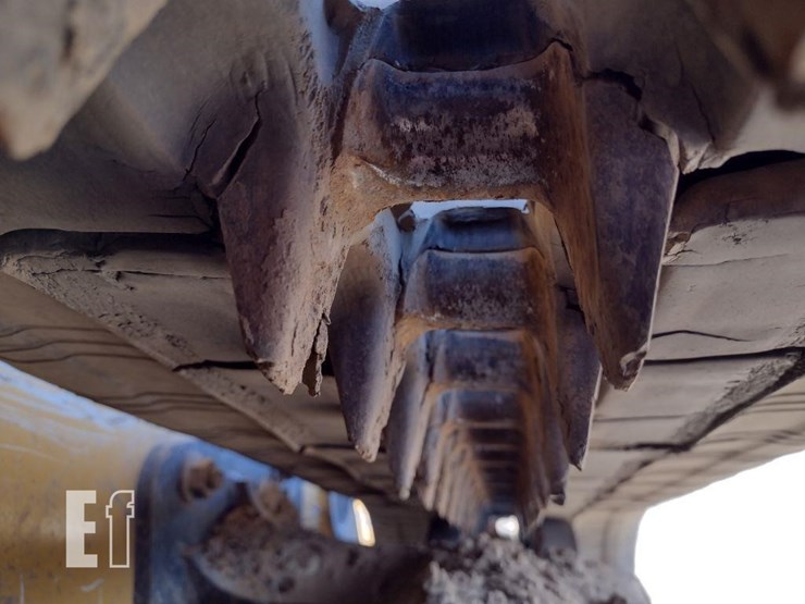 2022-deere-333g-image-25