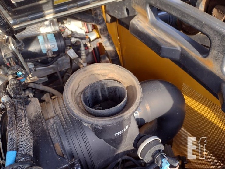 2022-deere-325g-image-29