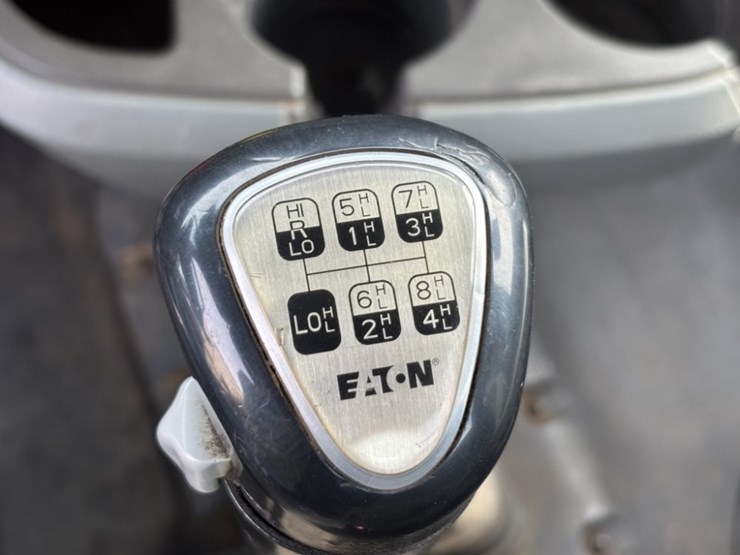 2019-kenworth-t880-image-36