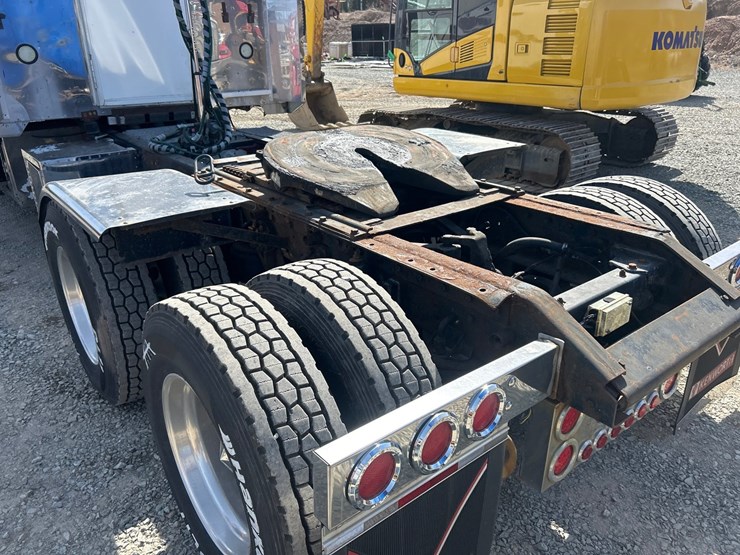 1999-kenworth-t600-image-21