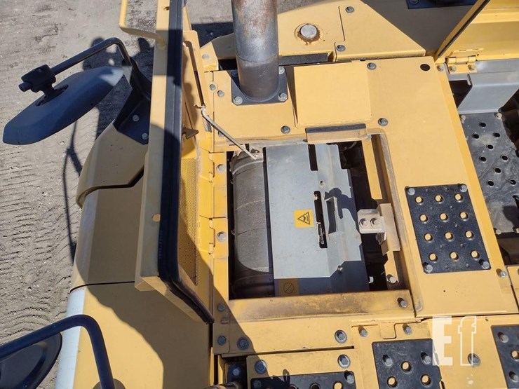 2014-deere-245g-lc-image-44