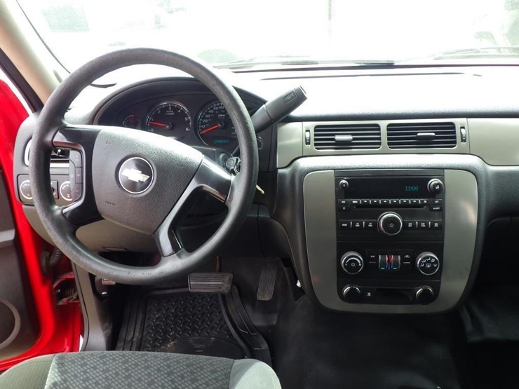 2008-chevrolet-tahoe-image-9