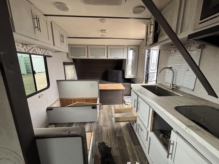 2020-bullet-bl1700bh20-travel-trailer-image-40