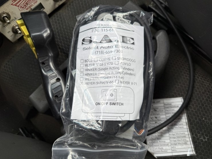 2005-chevrolet-silverado-3500-image-42