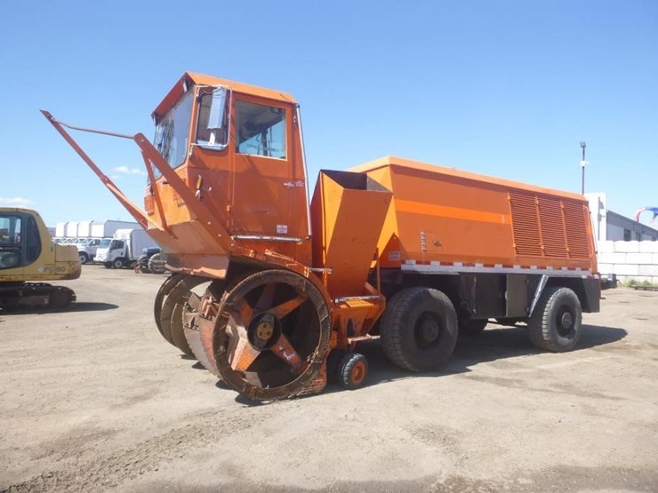1985-rolba-r3000-hydraulic-snow-thrower-image-1