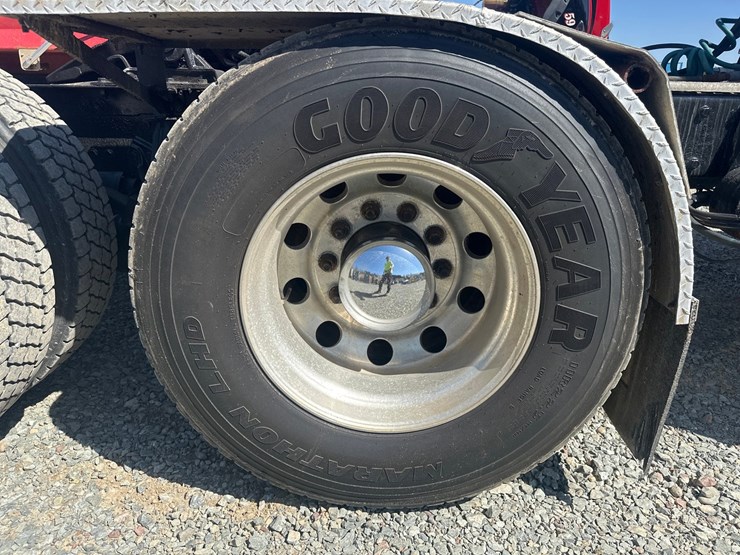 2008-peterbilt-386-image-70