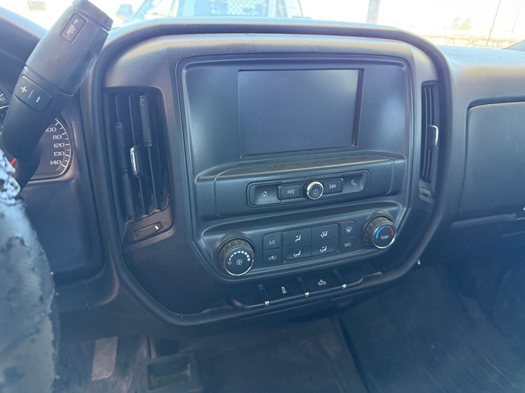 2019-chevrolet-silverado-2500hd-image-15