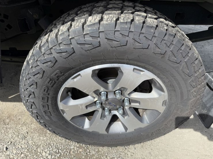 2014-ford-f150-xl-image-18