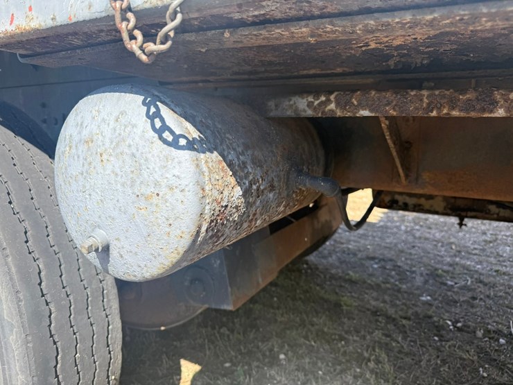 #1119-•-1990-international-navistar-paystar-5000-26'-flat-bed-truck-image-41