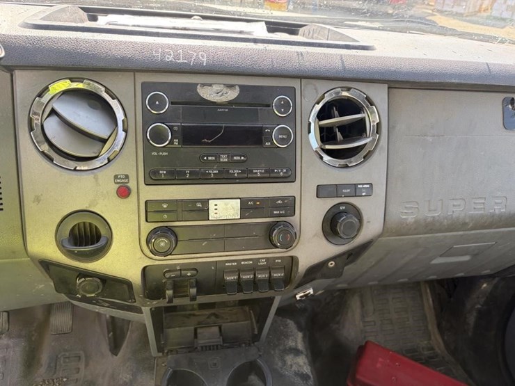 2012-ford-f550-image-15