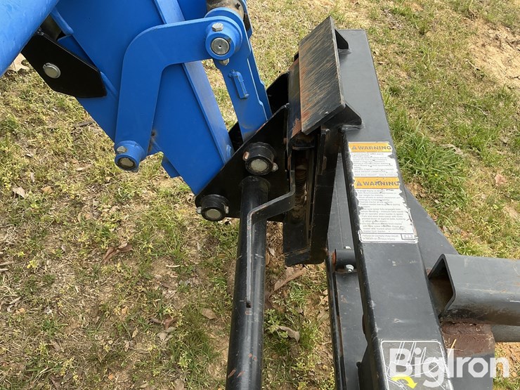 2015-new-holland-t4.110-image-18