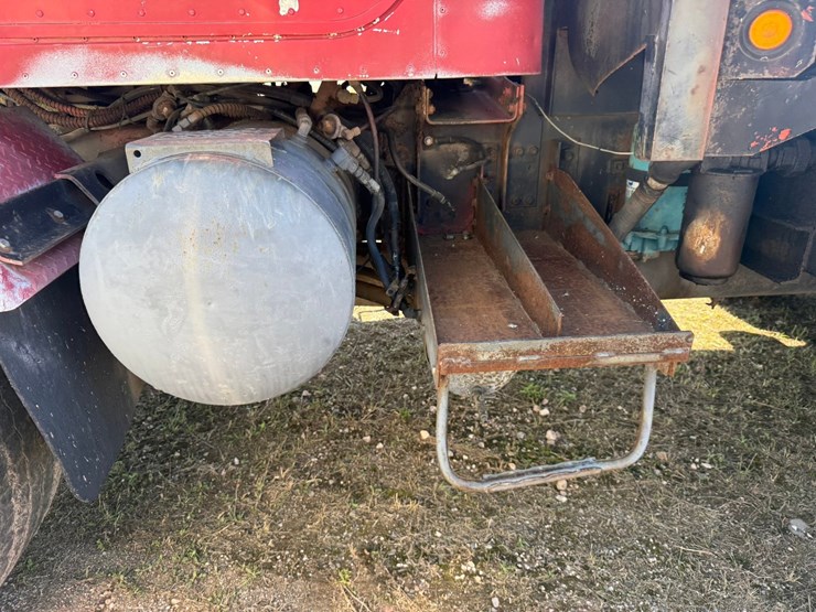 #1119-•-1990-international-navistar-paystar-5000-26'-flat-bed-truck-image-23