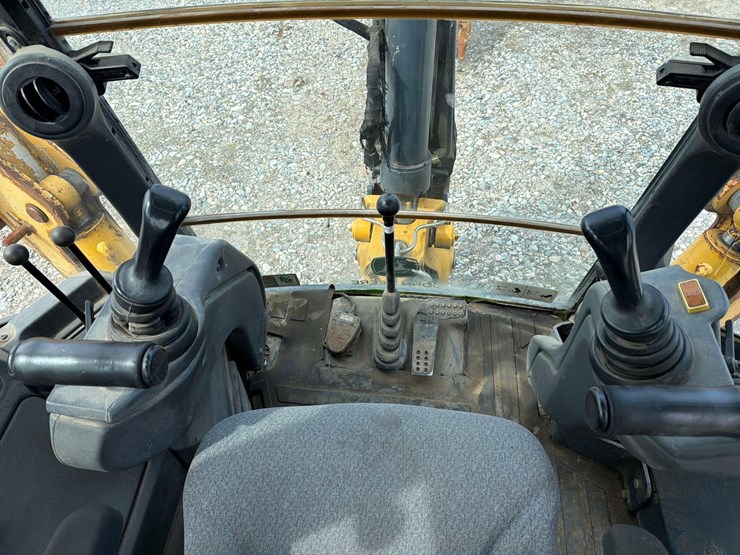 john-deere-310-image-17