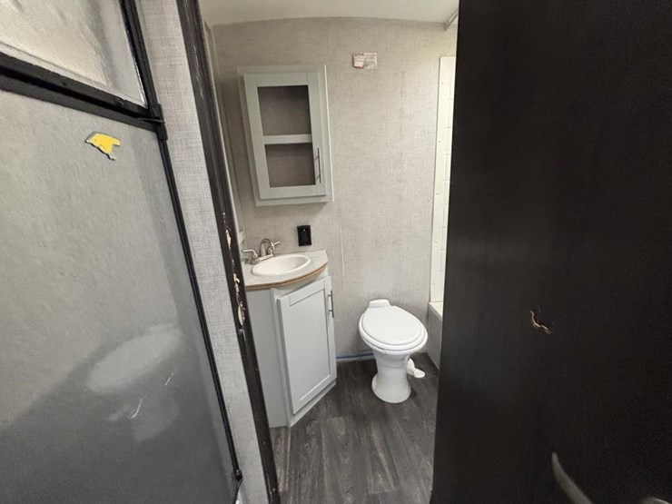 2020-premier-bl19fbpr20-travel-trailer-image-34