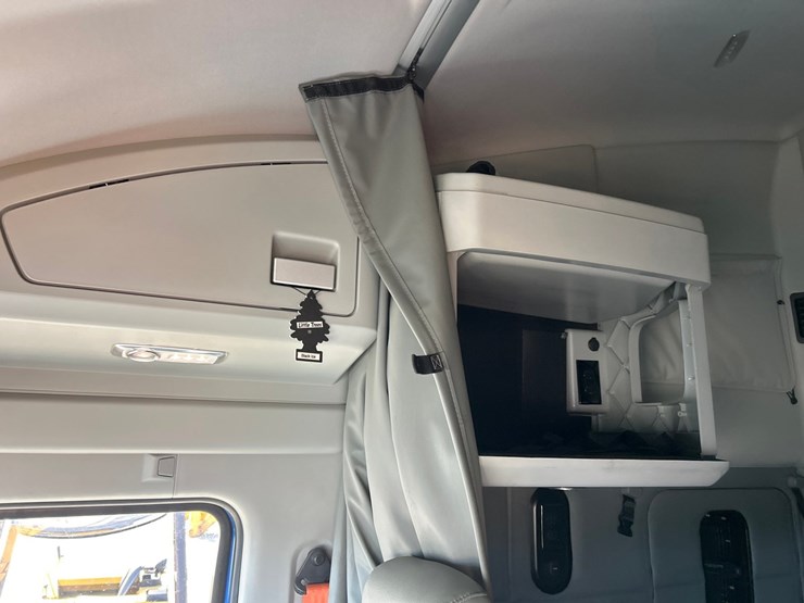 2018-kenworth-t680-image-77